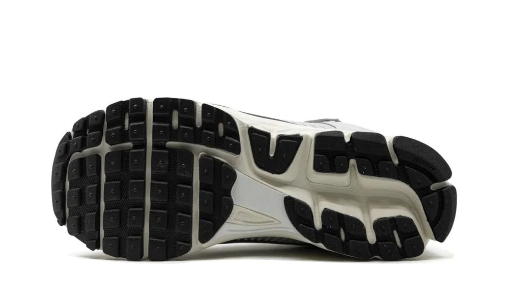 Zoom Vomero 5 Chrome