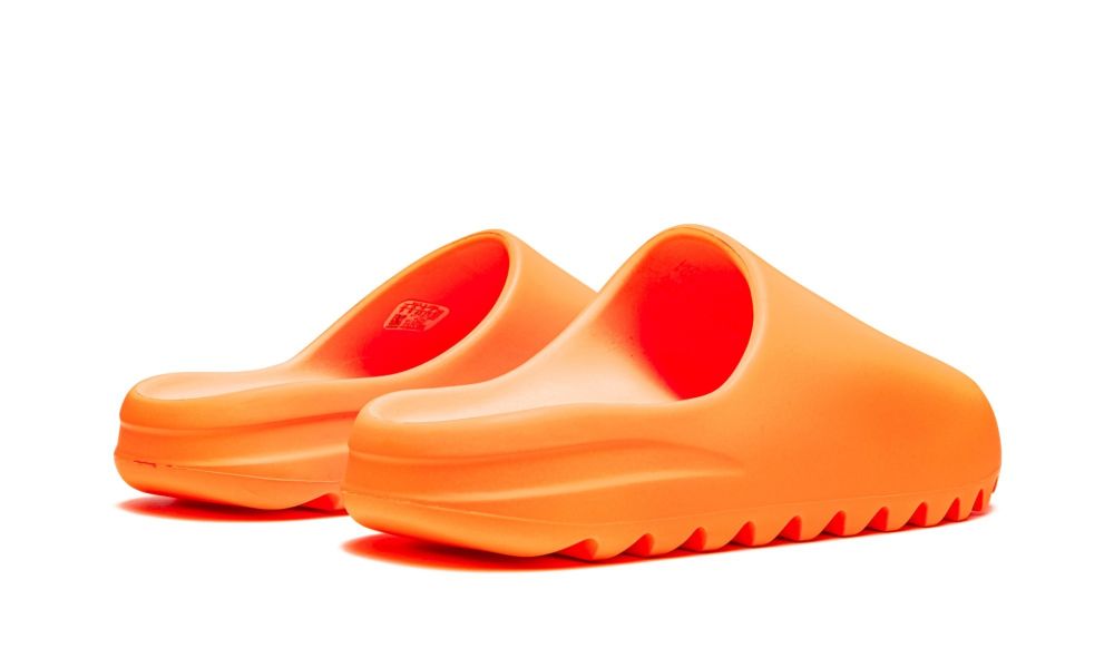 Yeezy Slides "Enflame Orange"