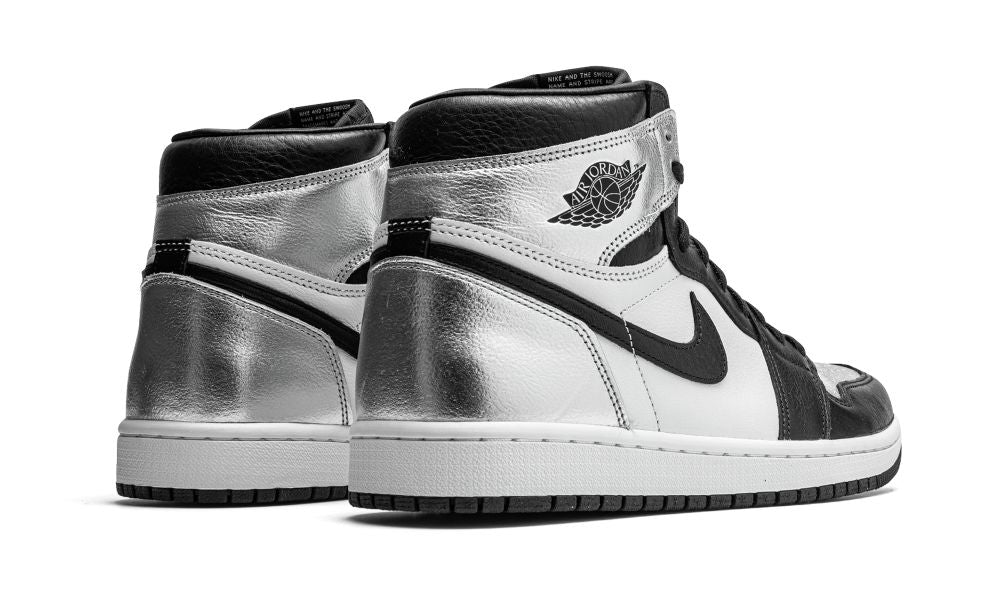 AIR JORDAN 1 RETRO HIGH OG WMNS "Silver Toe"