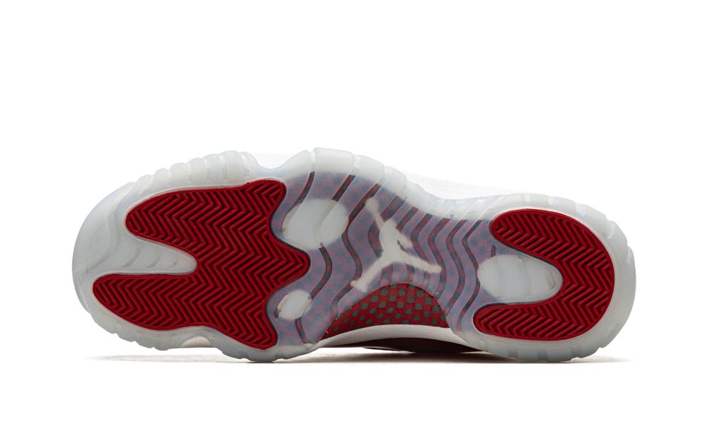 Air Jordan 11 "Cherry 2022