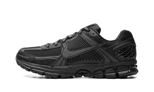 Zoom Vomero 5 "Triple Black"